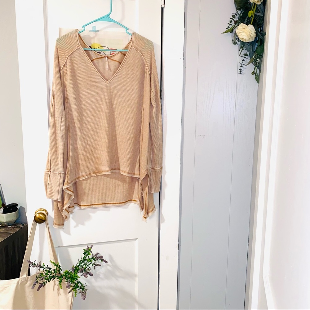✨ Free People - Flowy Sweater (STAIN PICTURED)
